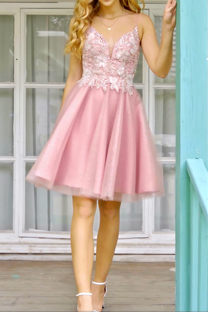 Luolandi A Line Spaghetti Straps V Neck Sleeveless Applique Tulle Homecoming Dress Beautiful